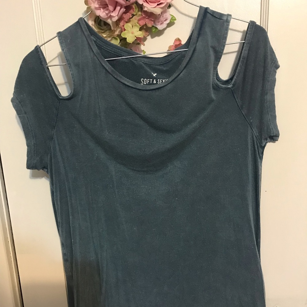 Cold shoulder top